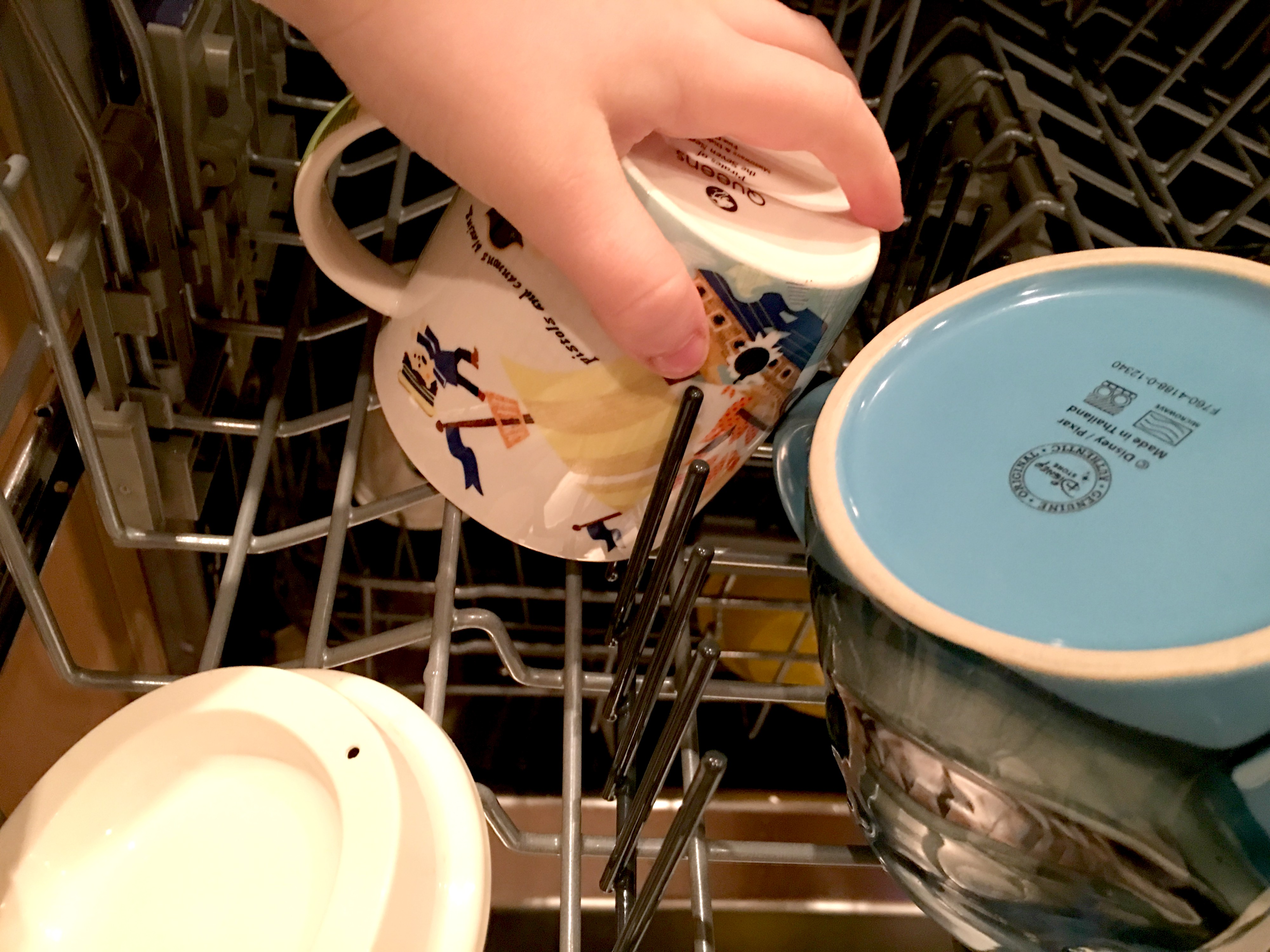 Beko AquaIntense DIN28R22 Integrated Dishwasher Goals Ginger Mum