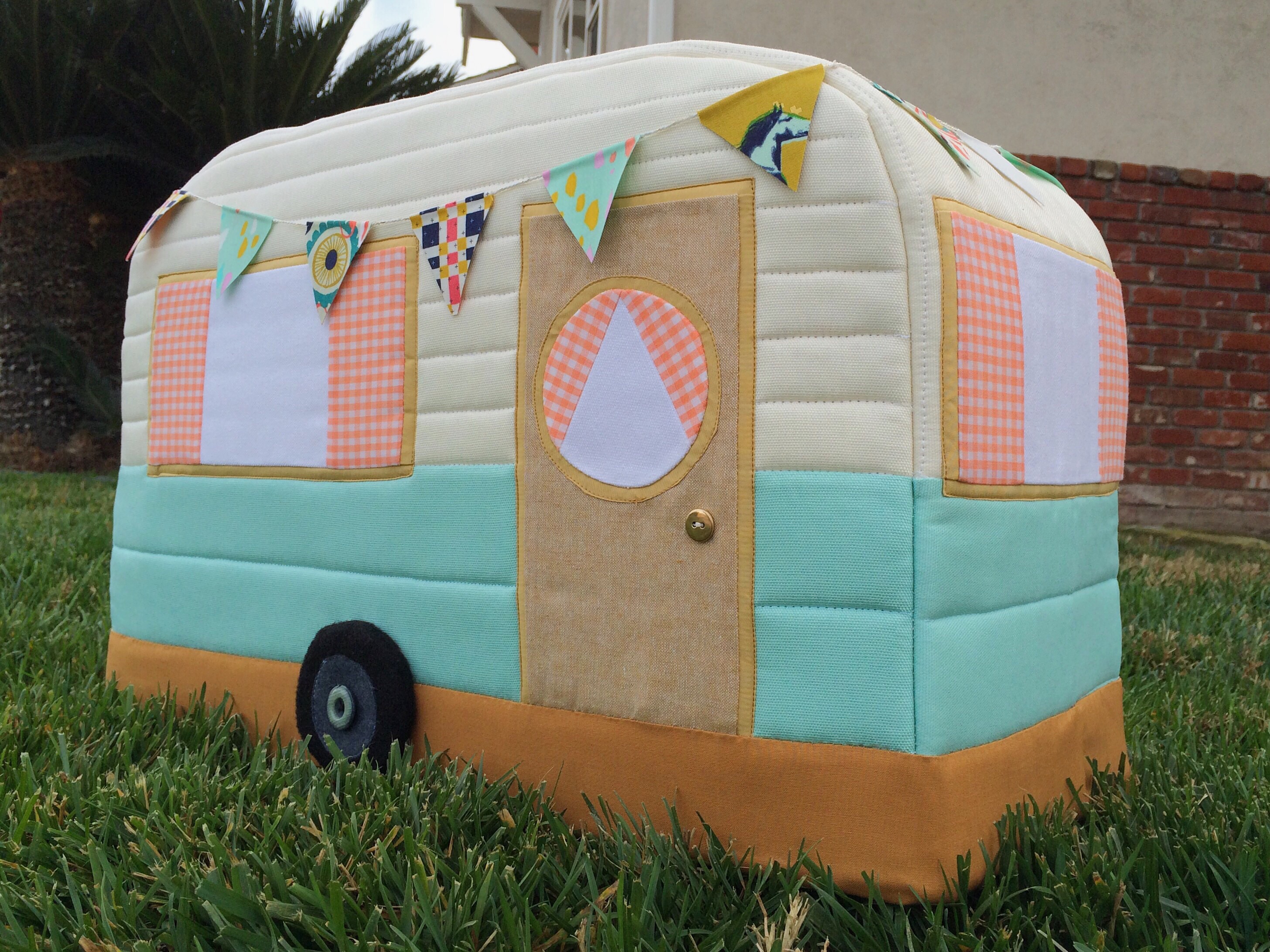 Retro Caravan Sewing Machine Cover Ginger Peach Studio