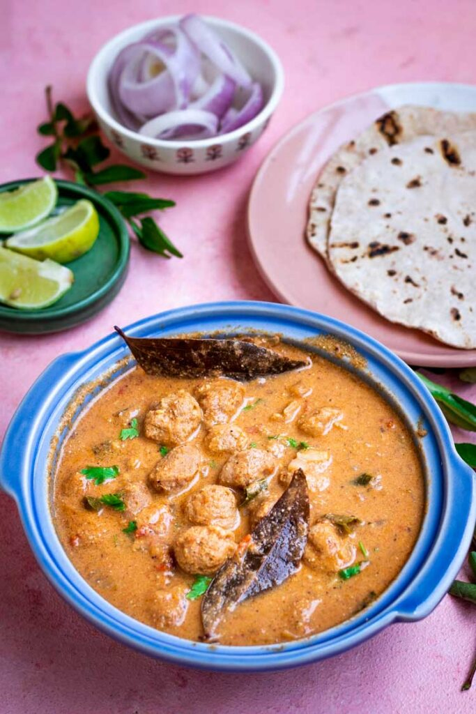 Meal Maker curry Soya chunks masala Ginger Skillet