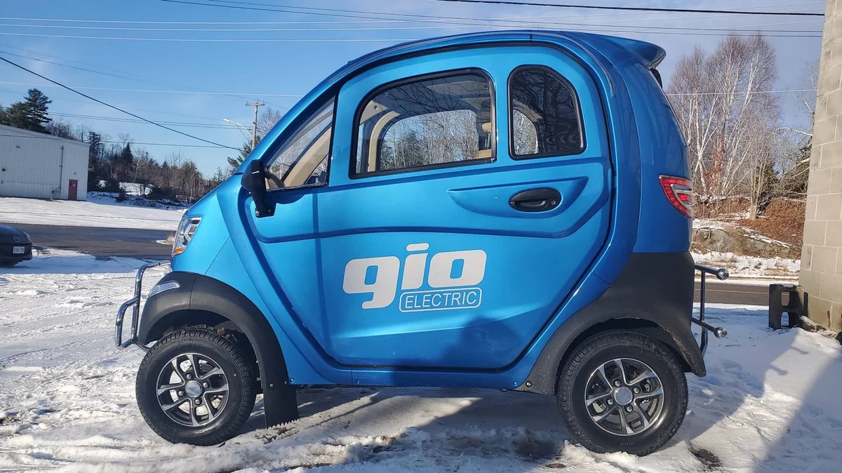 GIO AllSeason Enclosed Mobility Scooter Blue With Winter Heater
