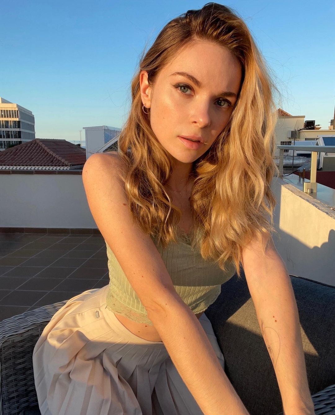 Jules Bond biography, 28 Photos, Age, Height, Real Name, Instagram