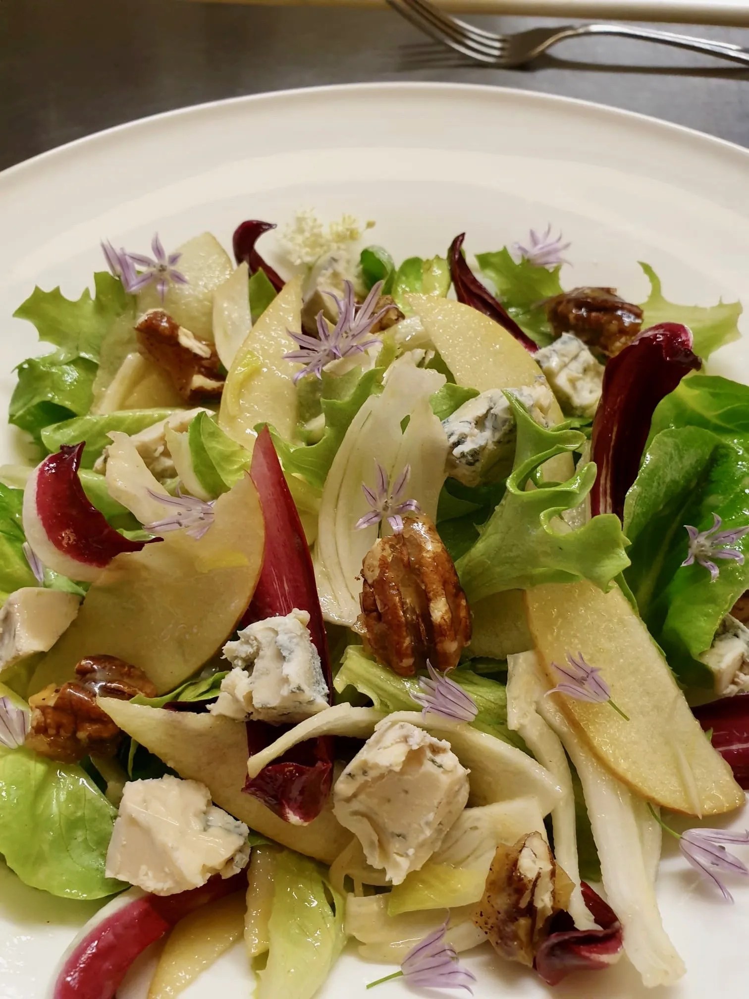 Winefriendly salads Denise's favorite salad with wine pairing Girl