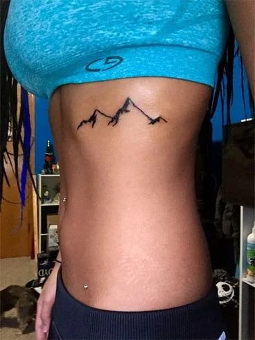 Stunning Rib Tattoos For Girls 490_x_368_jpg