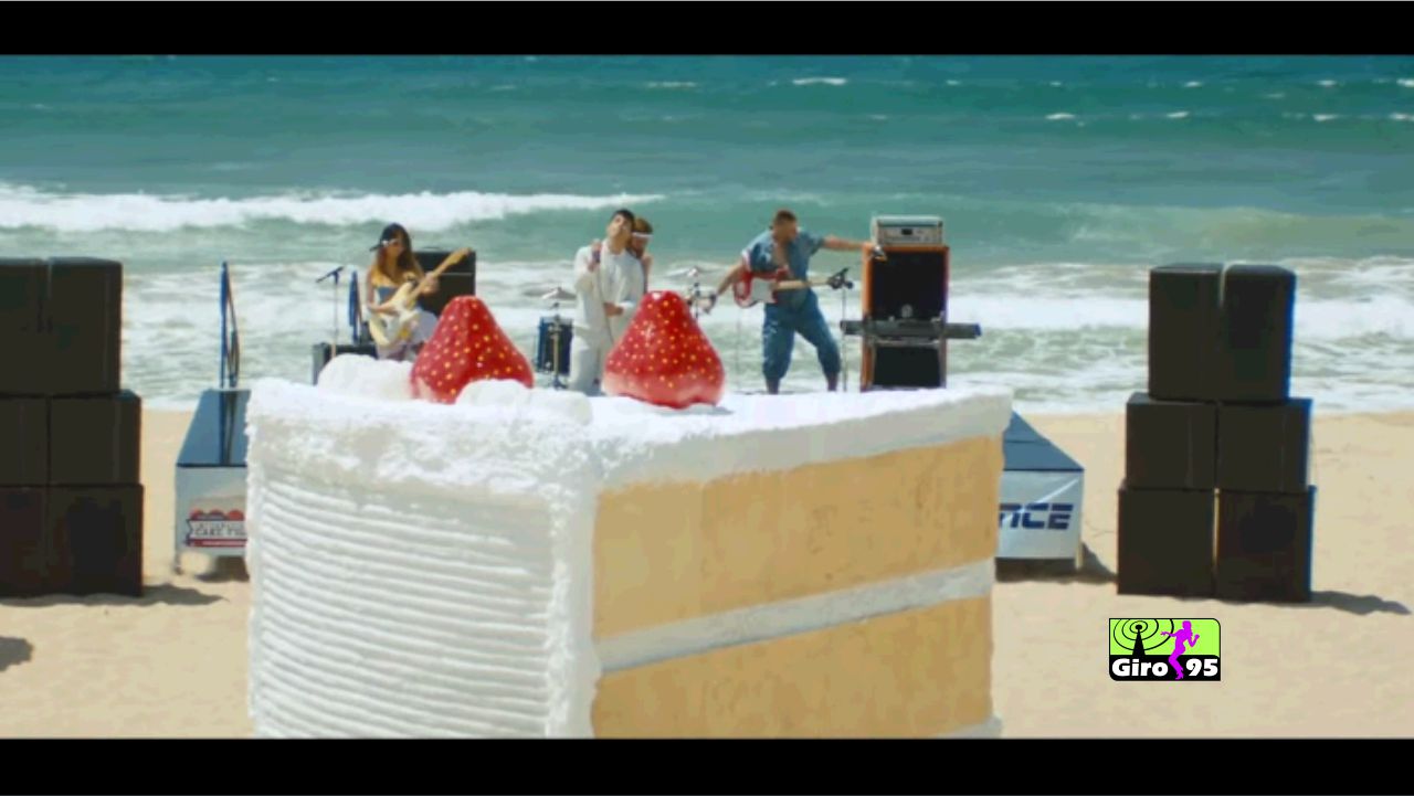 DNCE Cake By The Ocean GIRO95