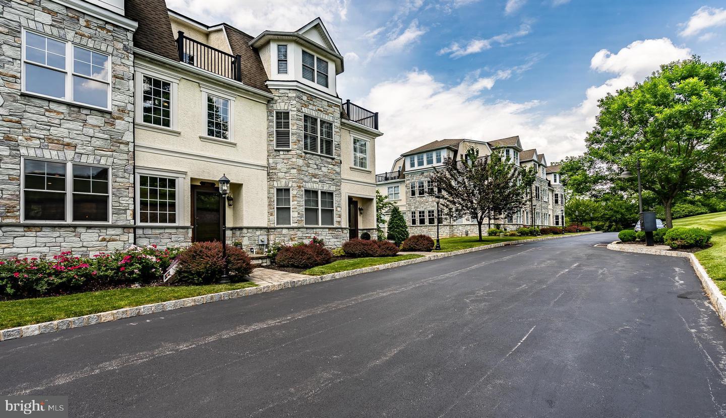 1513 Links Drive, West Chester giselle bartolo, realtor