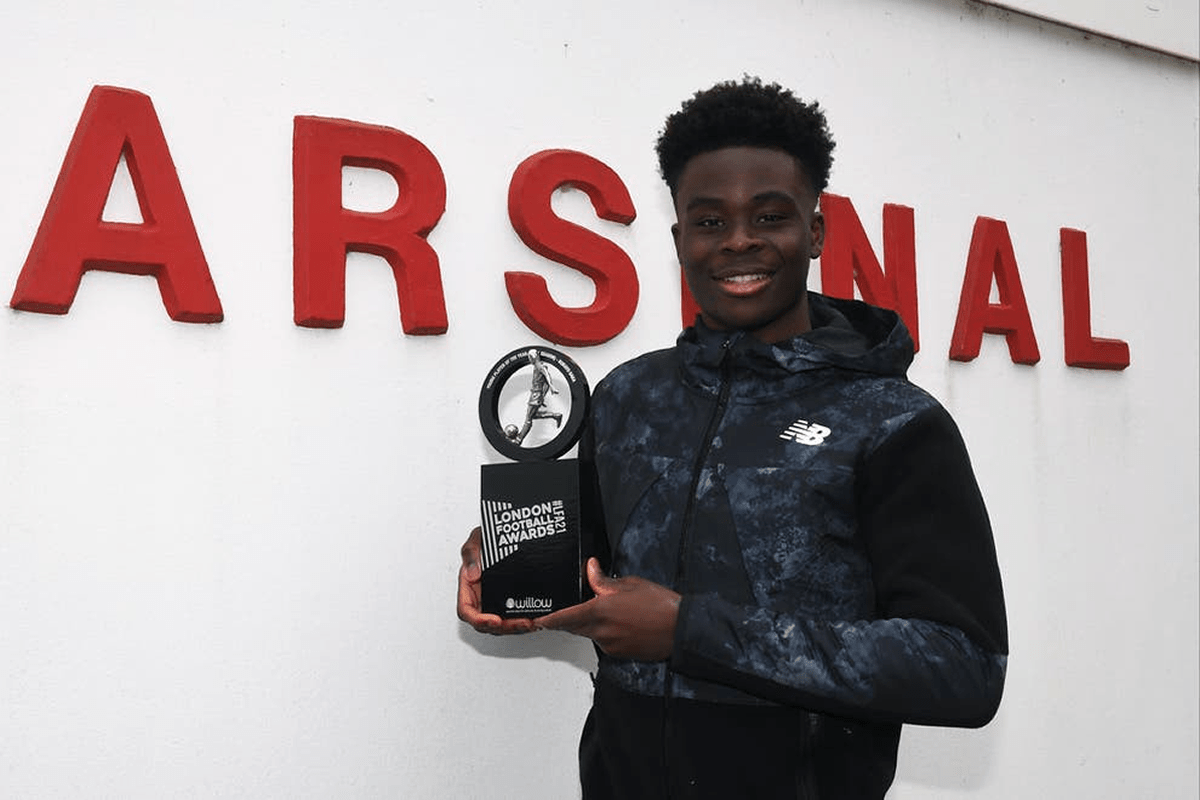 Arsenal Winger, Bukayo Saka Wins Young Player Of The Year At 2021