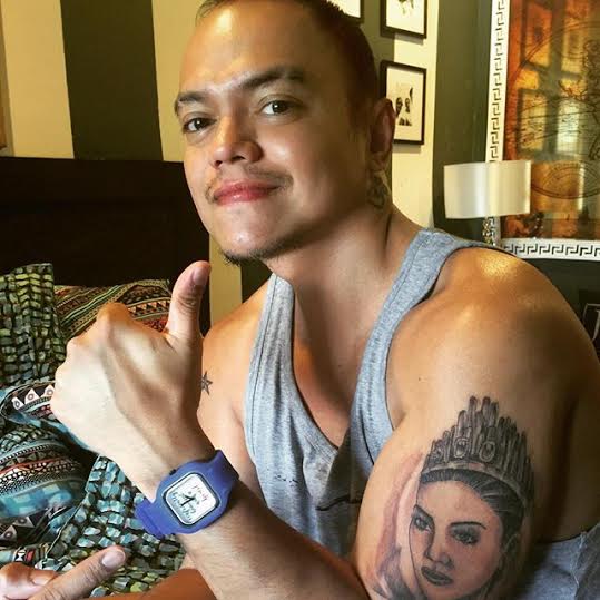 Awwwn!!! What An Obsession:man Tattoos Miss Universe On His Skin |