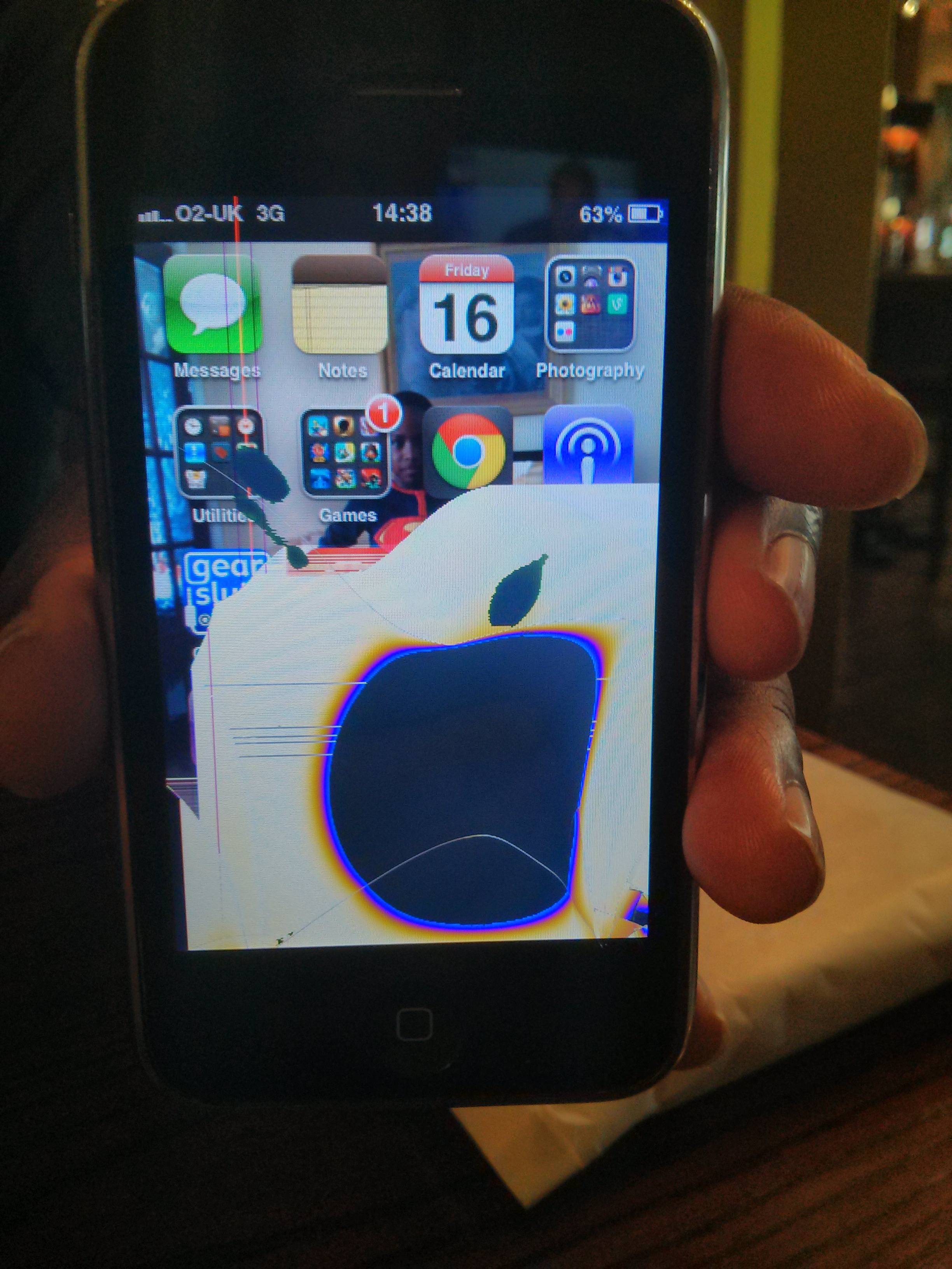iPhone Broken, Apple Style [PIC] Give Up