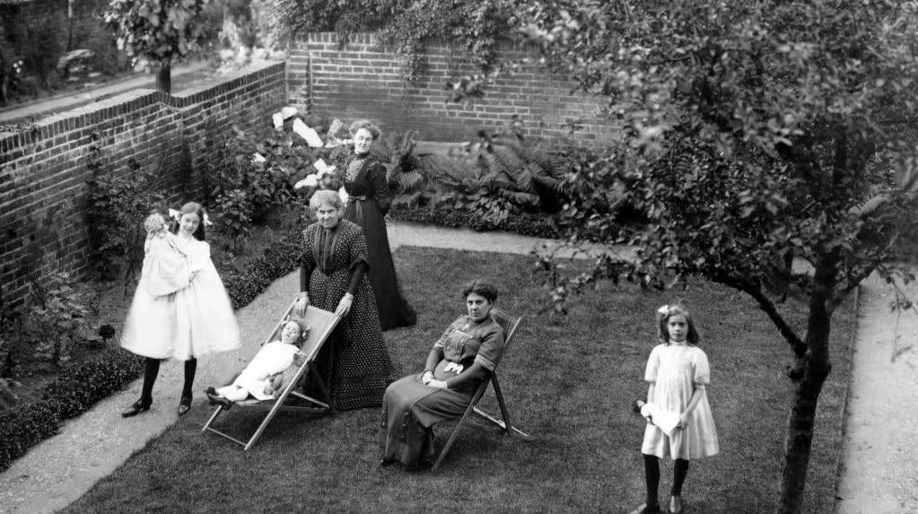 Apps enjoying a bit of outdoor time in Apple’s walled garden.