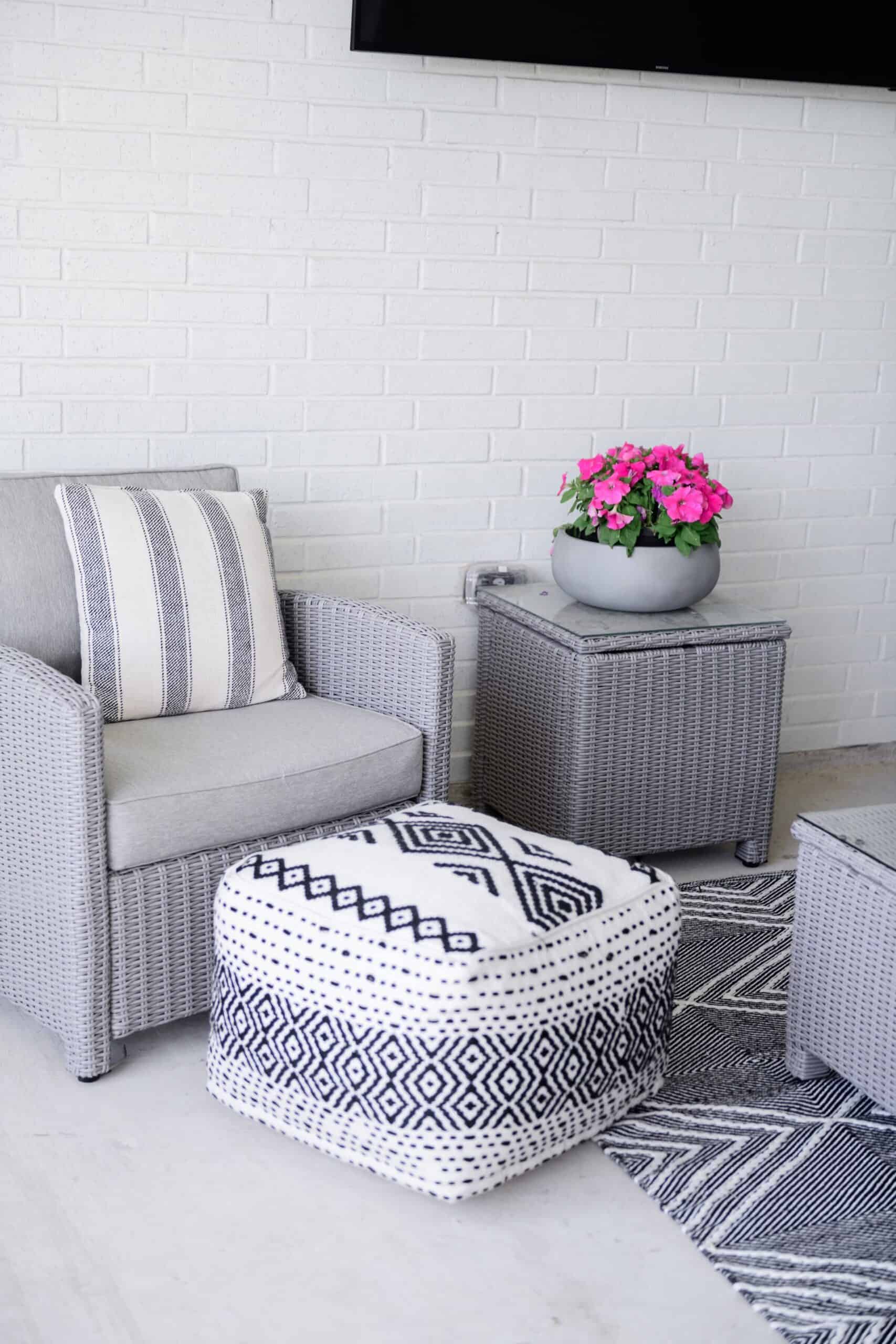 Modern Outdoor Patio Decor Dallas life and style Glamorous Versatility