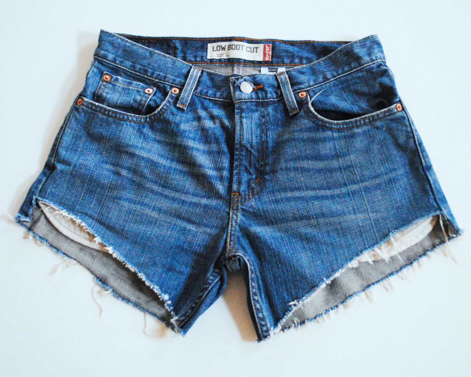FASHION BOMB . { DIY } Denim CutOffs