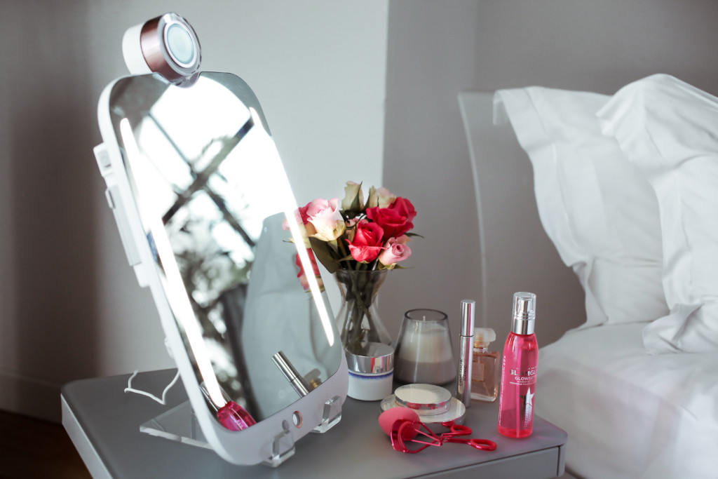 Discover HiMirror Plus A Smart Beauty Mirror that Analyzes Your Skin at