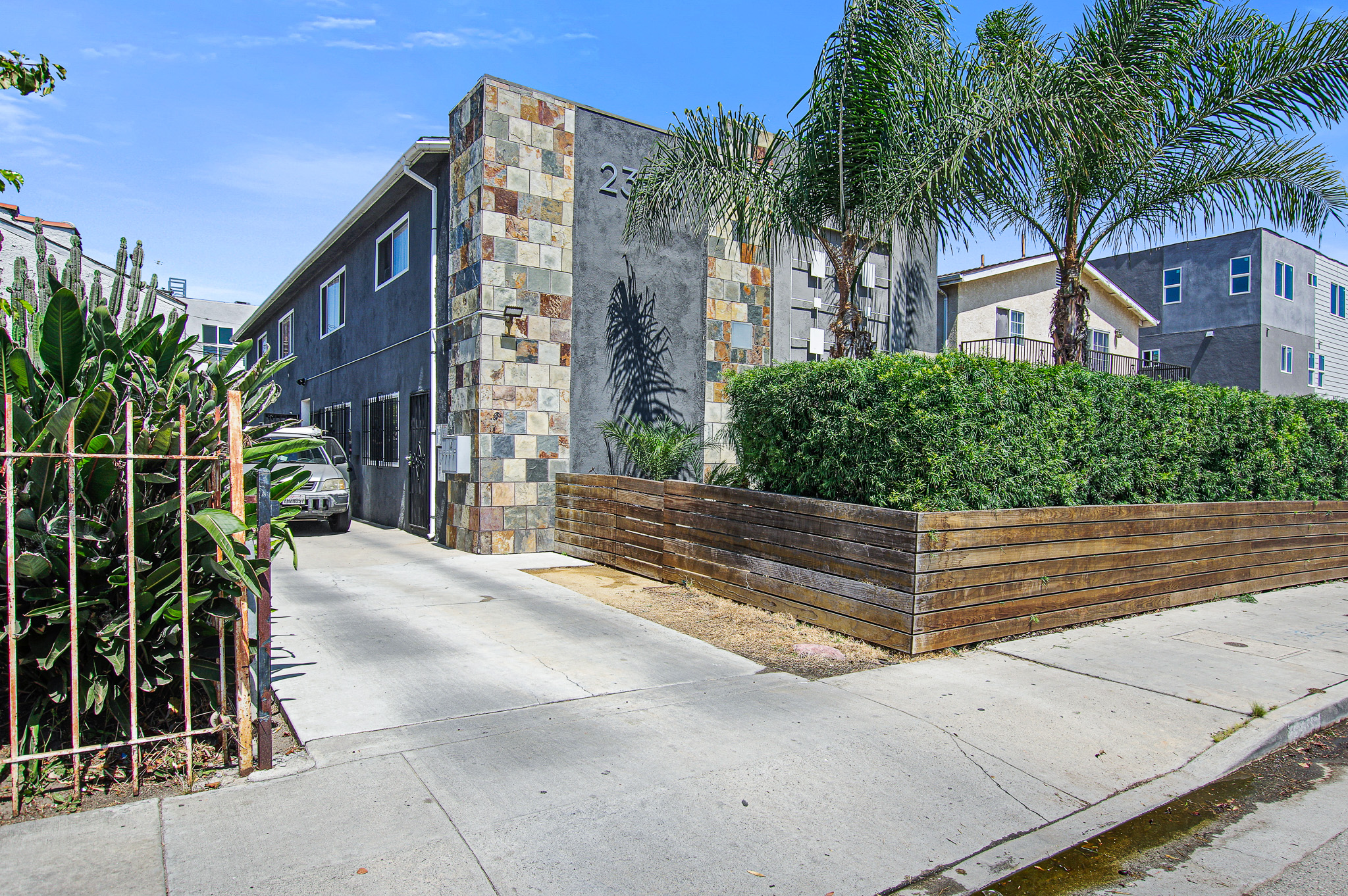 2309 Hauser Blvd, Unit 2, LA, CA 90016 3B/2B Leased for 2,900