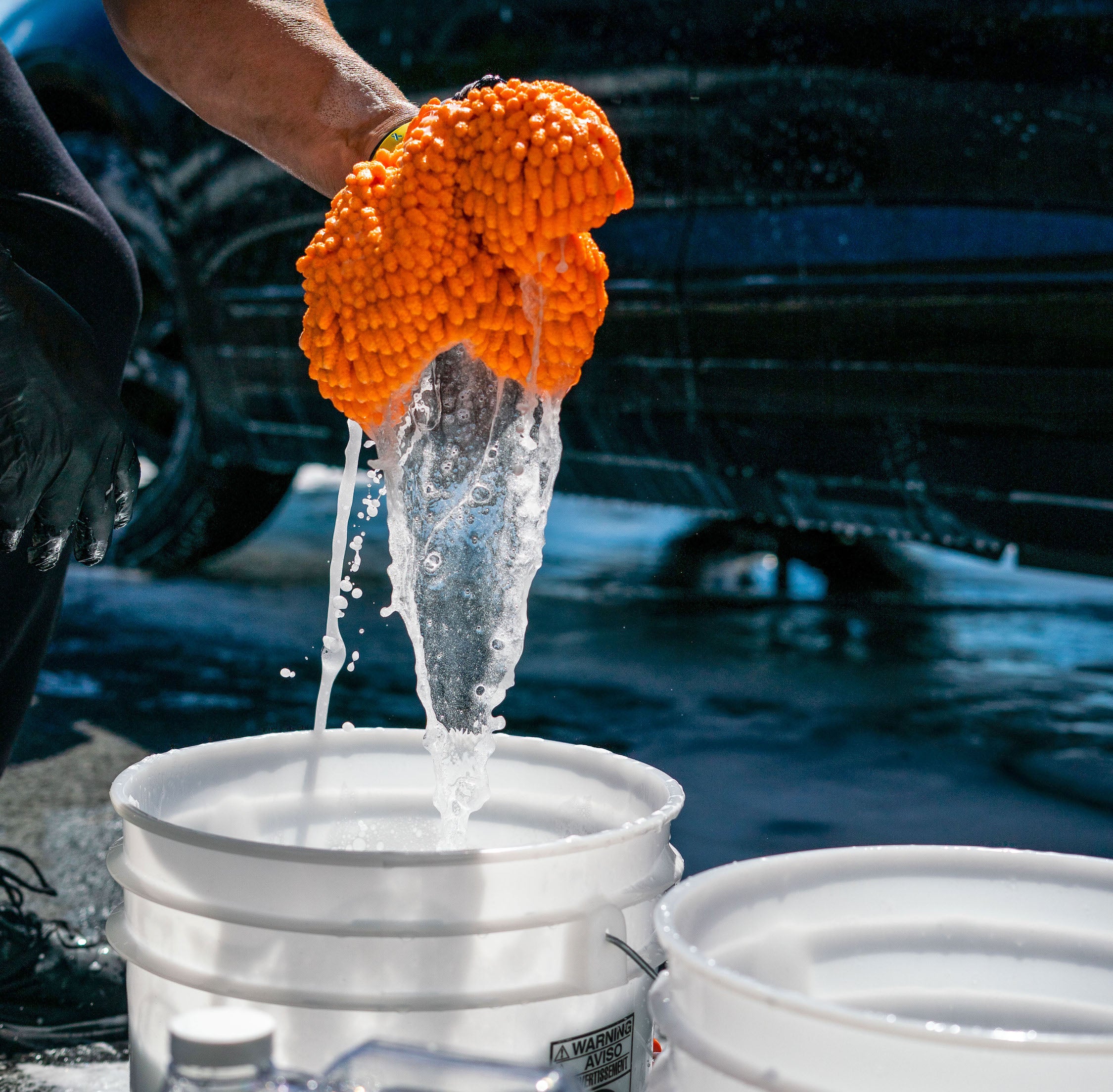 How to Hand Wash a Car Using the TwoBucket Method GlassParency