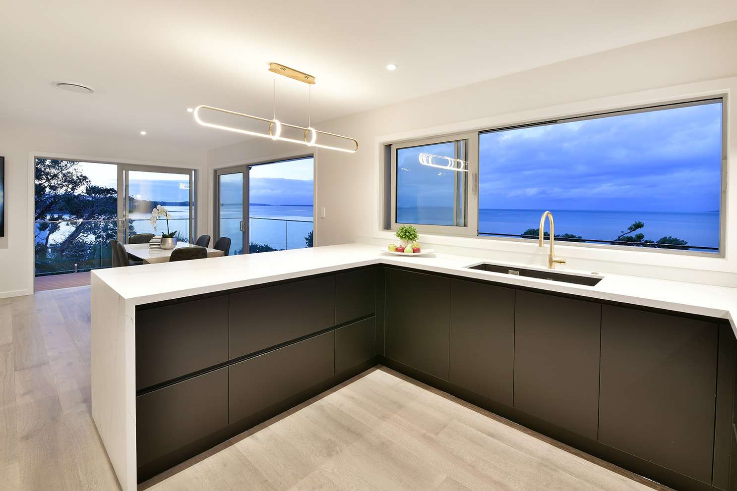 Whitby Cliff Top Glass Vice