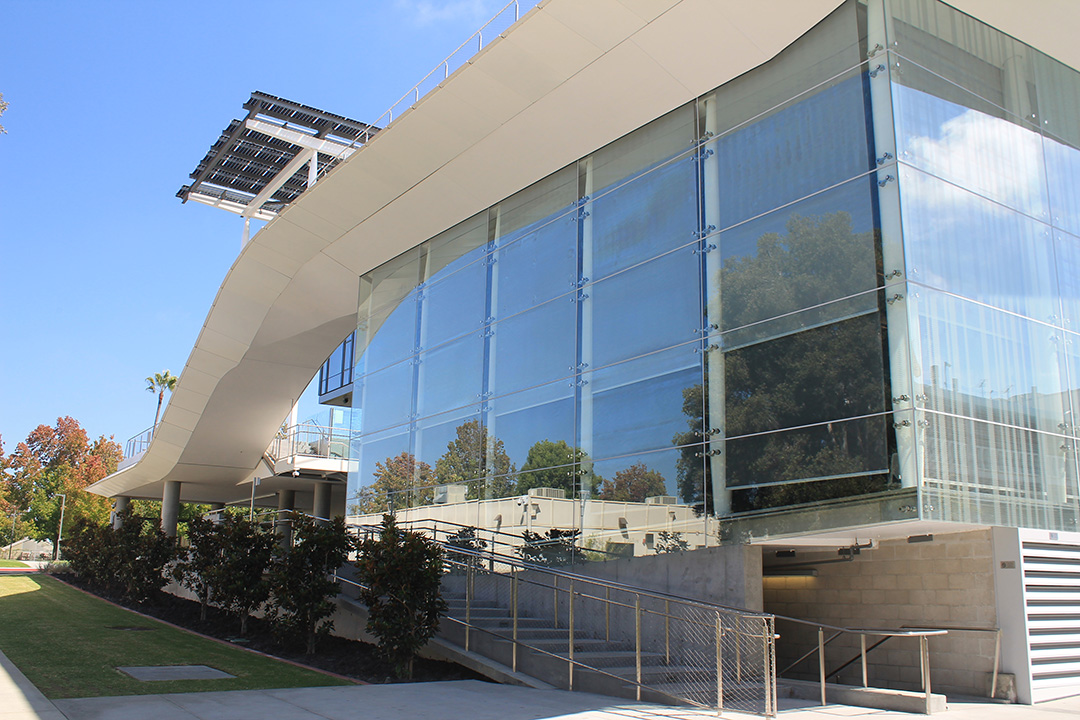 Custom & Architectural Glass Company & Manufacturer Glasswerks