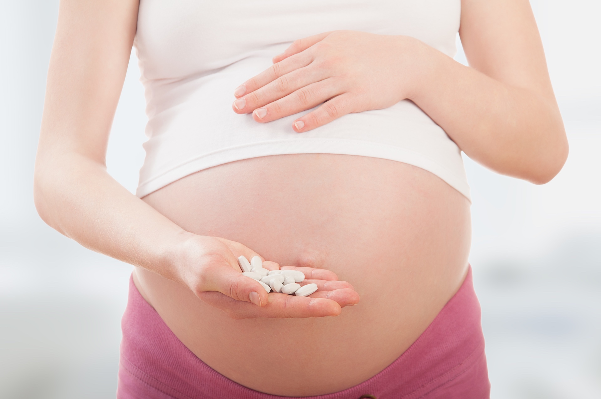 WHAT ARE THE EFFECTS OF ZOFRAN USE IN PREGNANT MOTHERS? Glenda Cochran