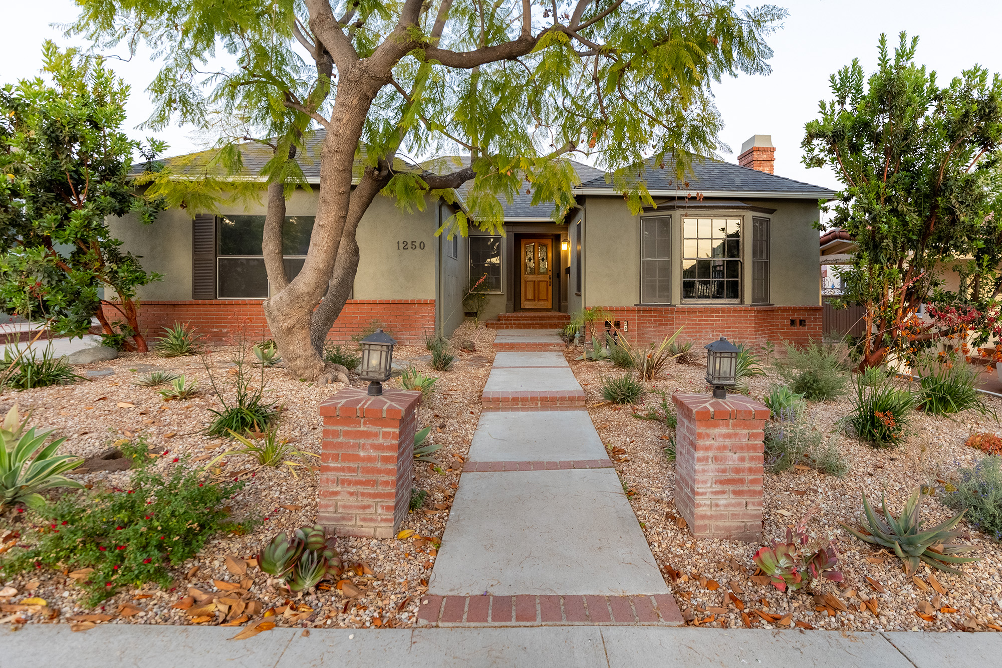 1250 Alma St. Glendale Glendale DIGGS 818.396.7588