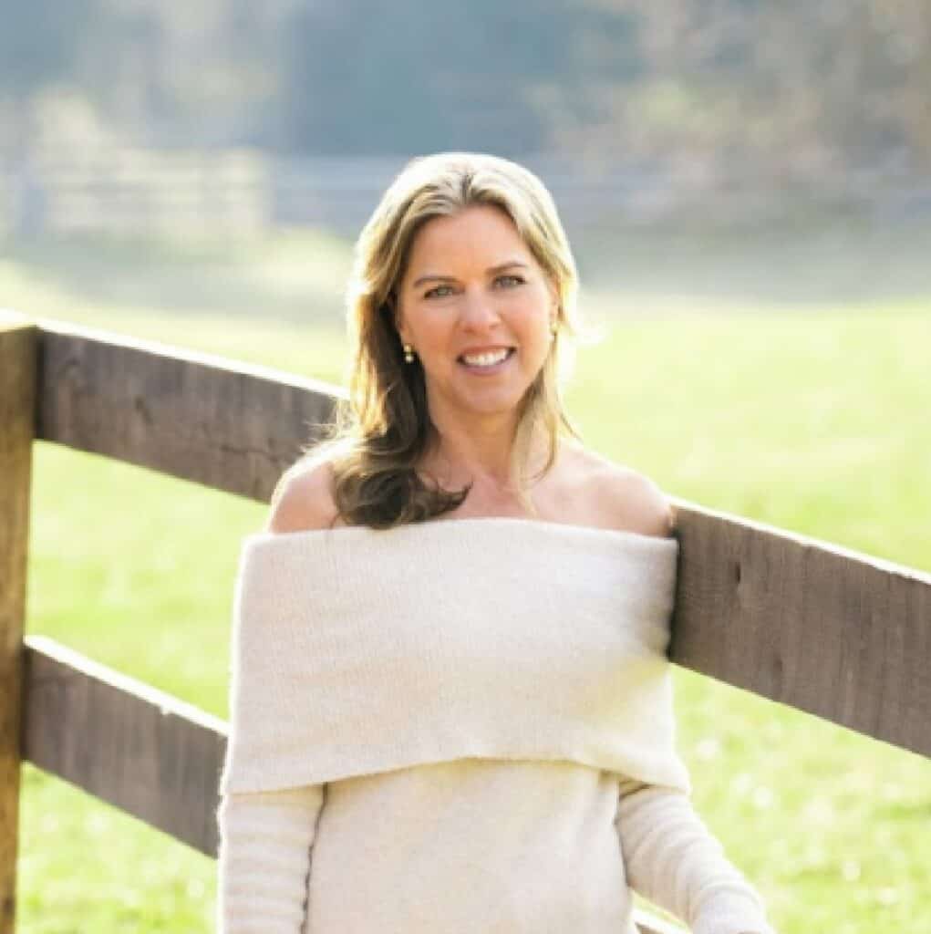 About Suzanne Governor Glenn Youngkin(022)