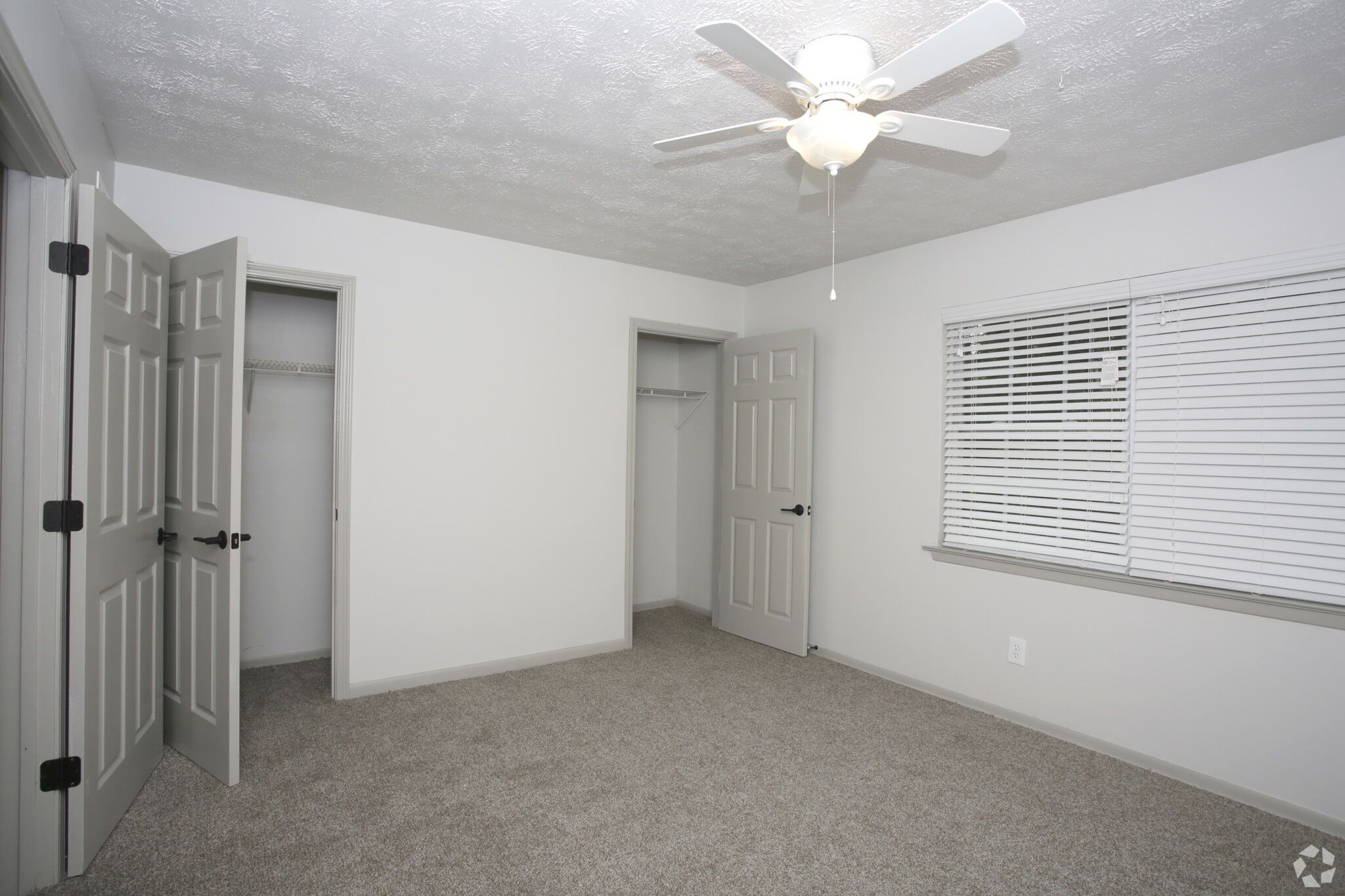 Leasing Glenrose Gardens Apartments