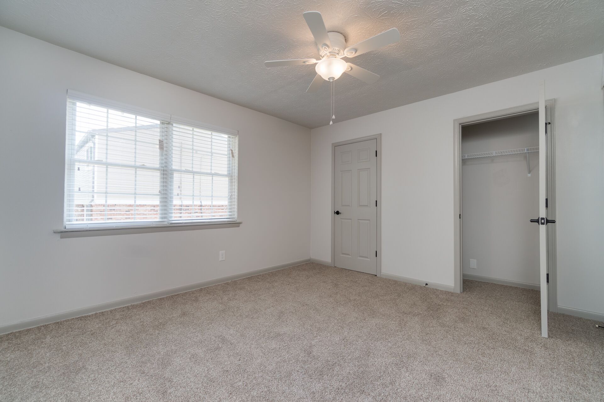 Leasing Glenrose Gardens Apartments