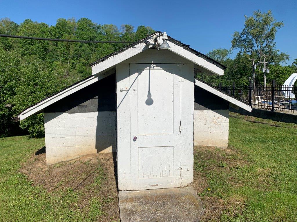 210527 Long Estate Property 1 House Glen Thompson