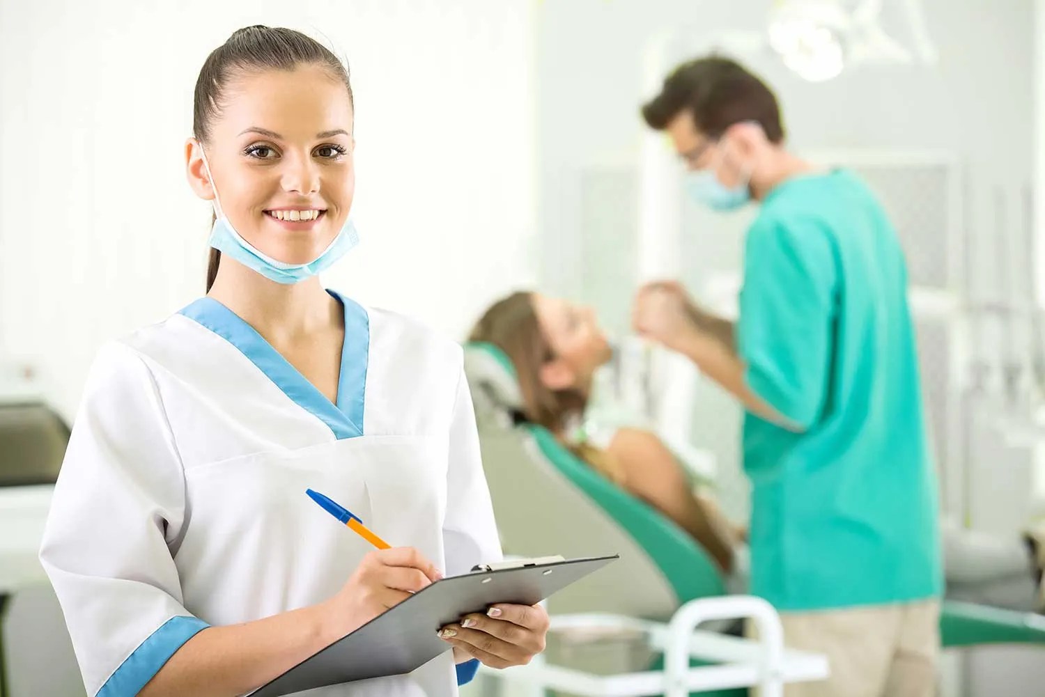 Dental Assistant vs Dental Hygienist What's The Difference?
