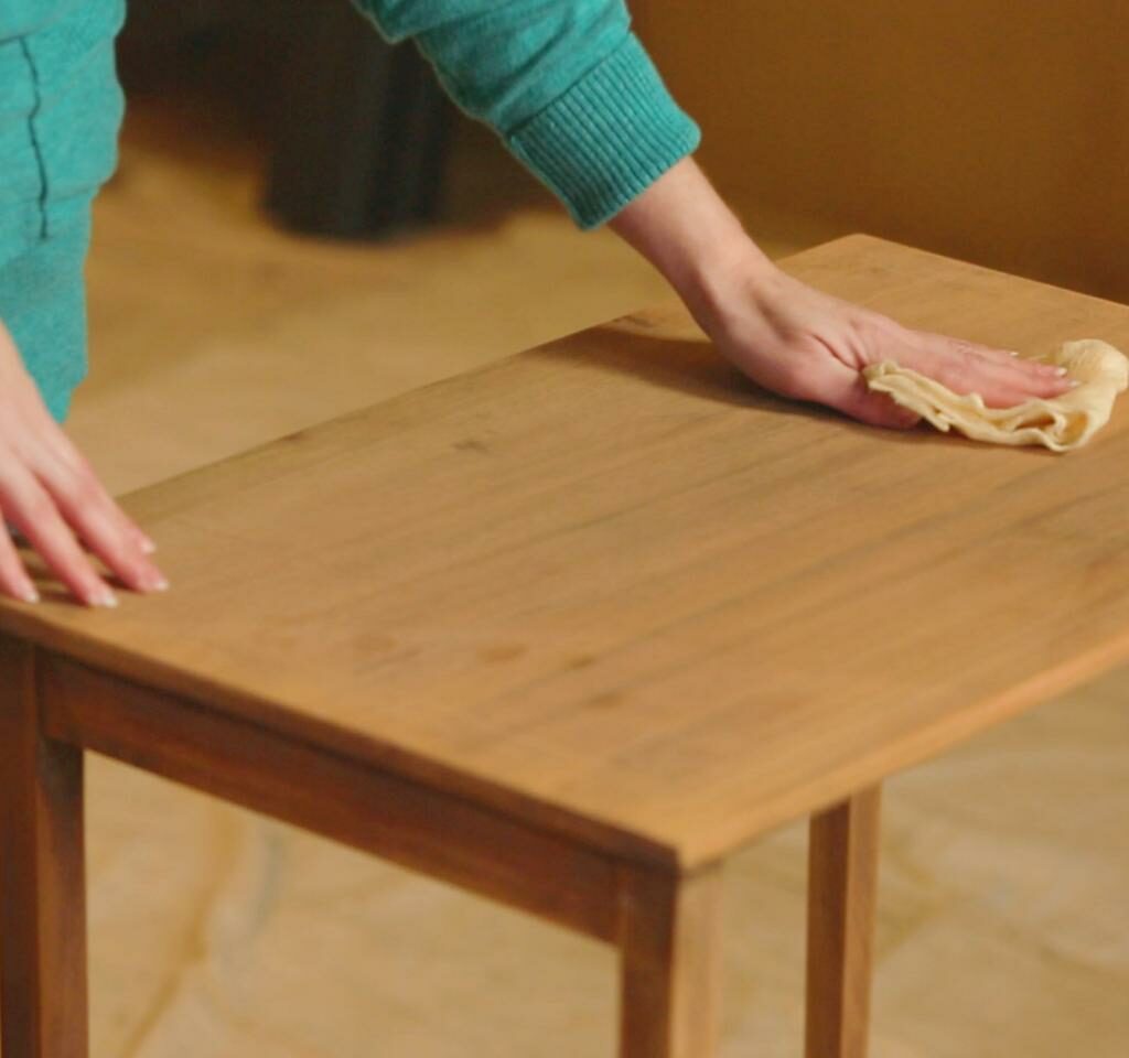 How to remove stains from toilet