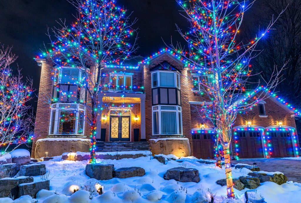 Holiday Light Show Ideas You Can't Miss Out On. Great ideas for Holiday