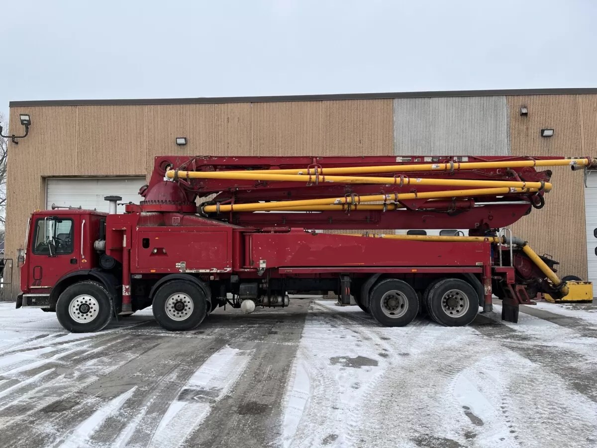 2008 47m Putzmeister on 2007 MACK Global Concrete Pumps