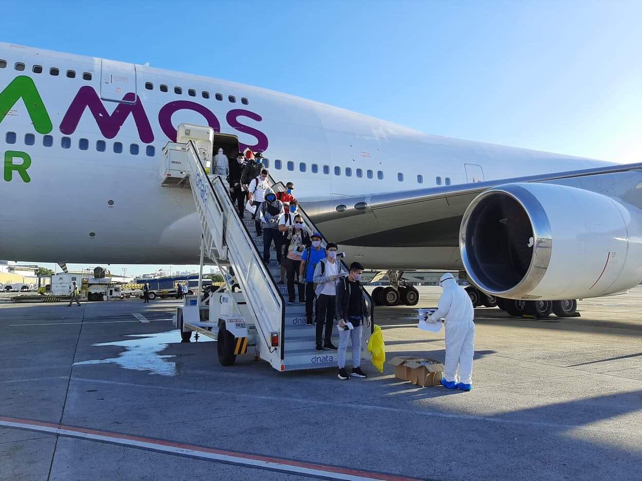 Nearly 1,000 stranded Filipino cruise ship workers arrive in PH — DFA