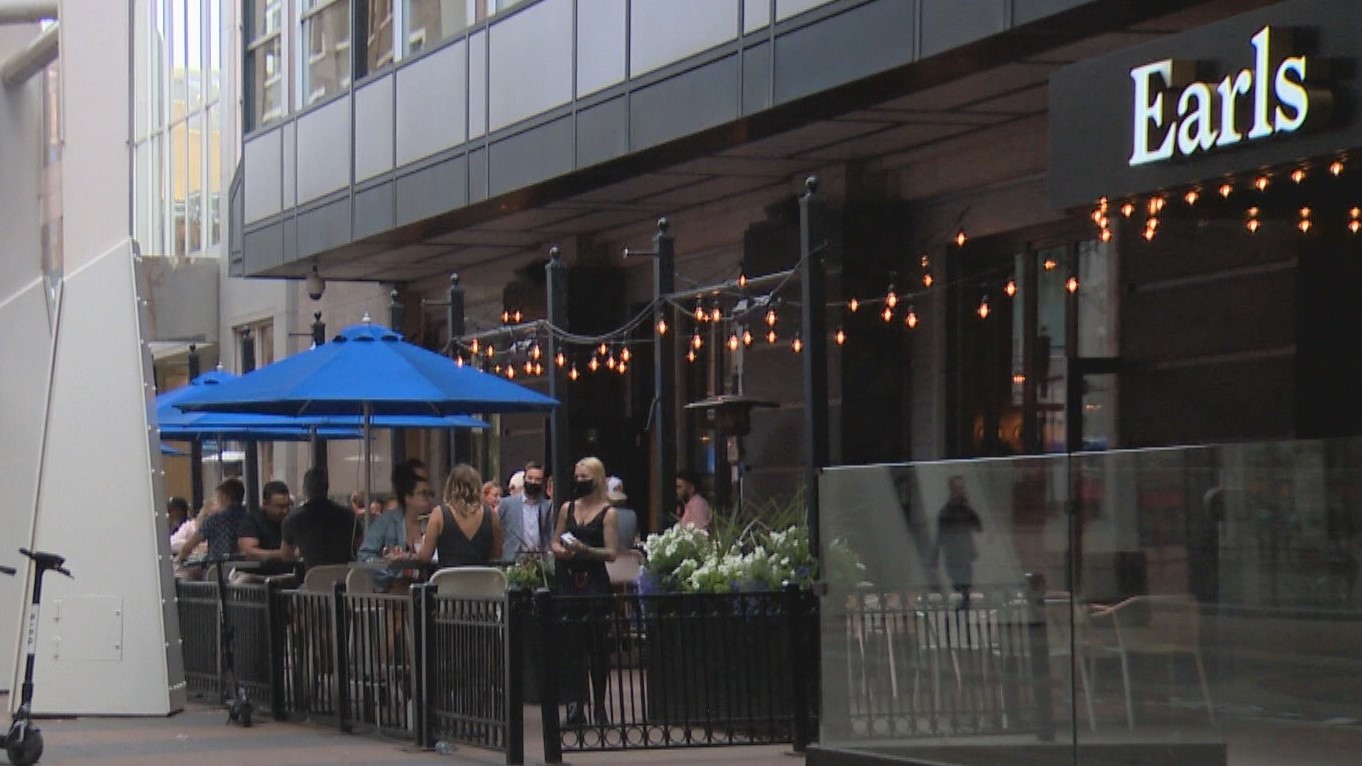 Calgary mayor encourages restaurants to winterize patios, keep them