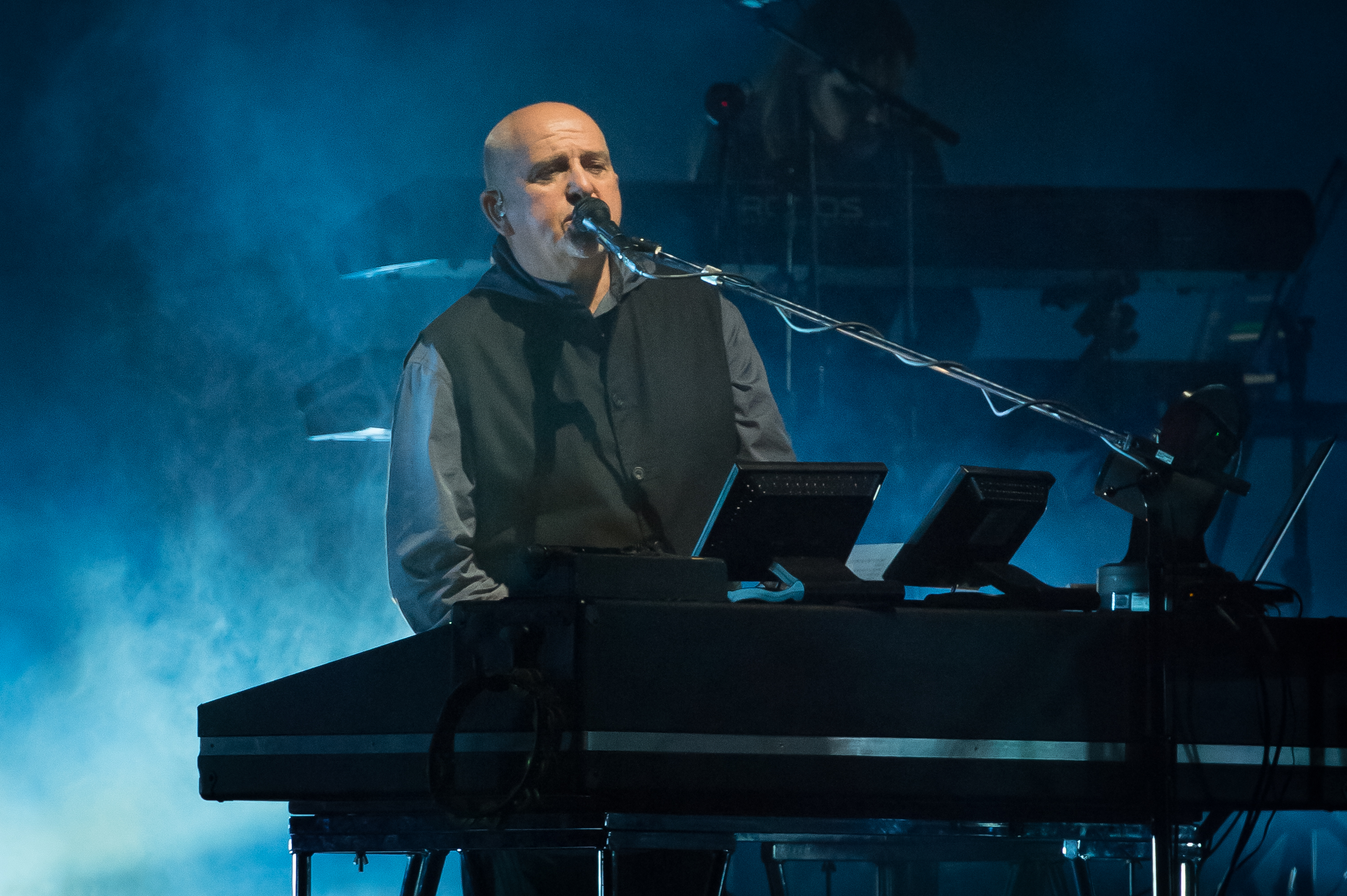 Peter Gabriel participa do debate sobre salva-vidas nas praias de Vancouver – BC