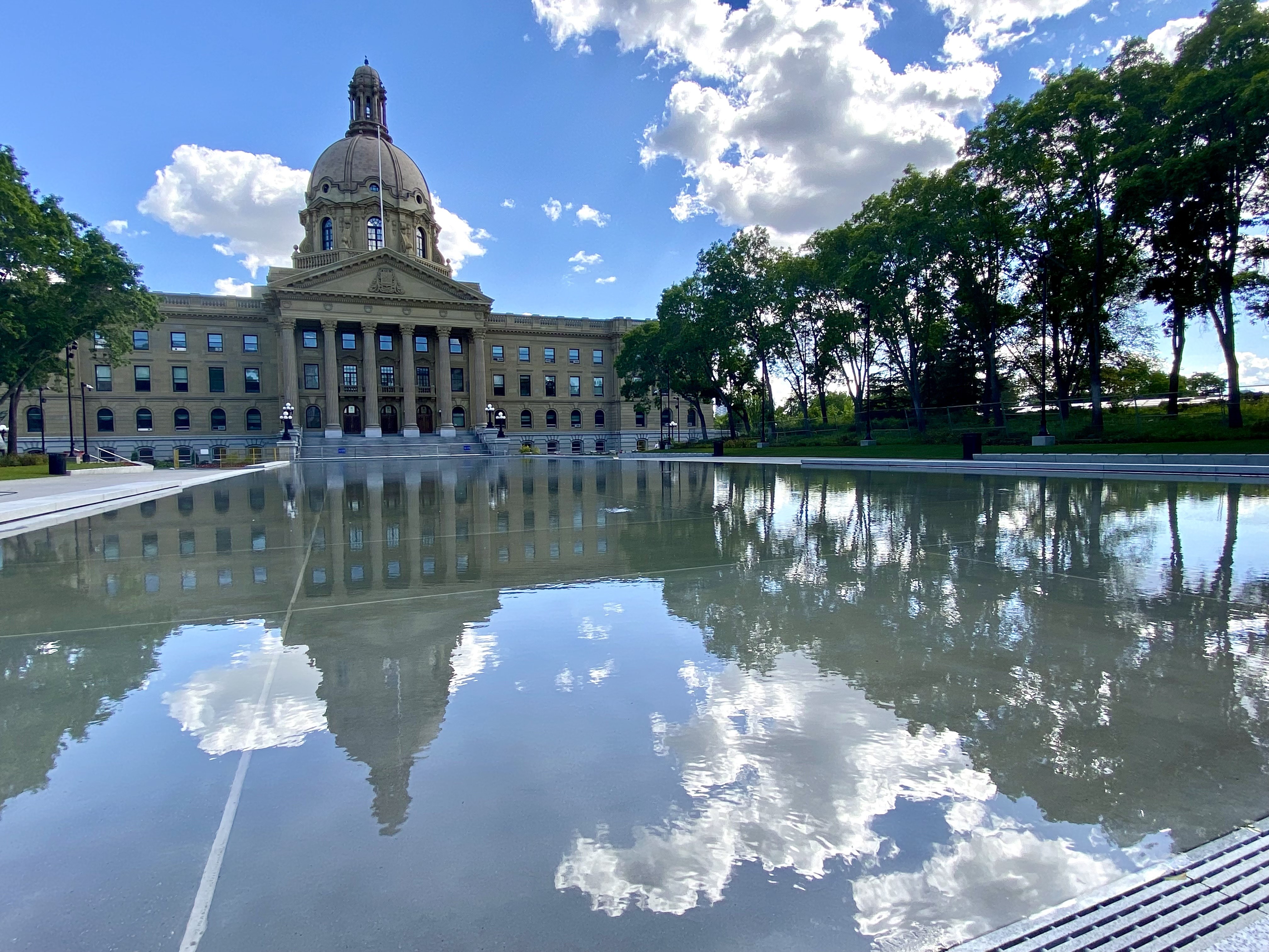 Alberta rainy day Heritage Fund hits B after injection of .8B from surplus