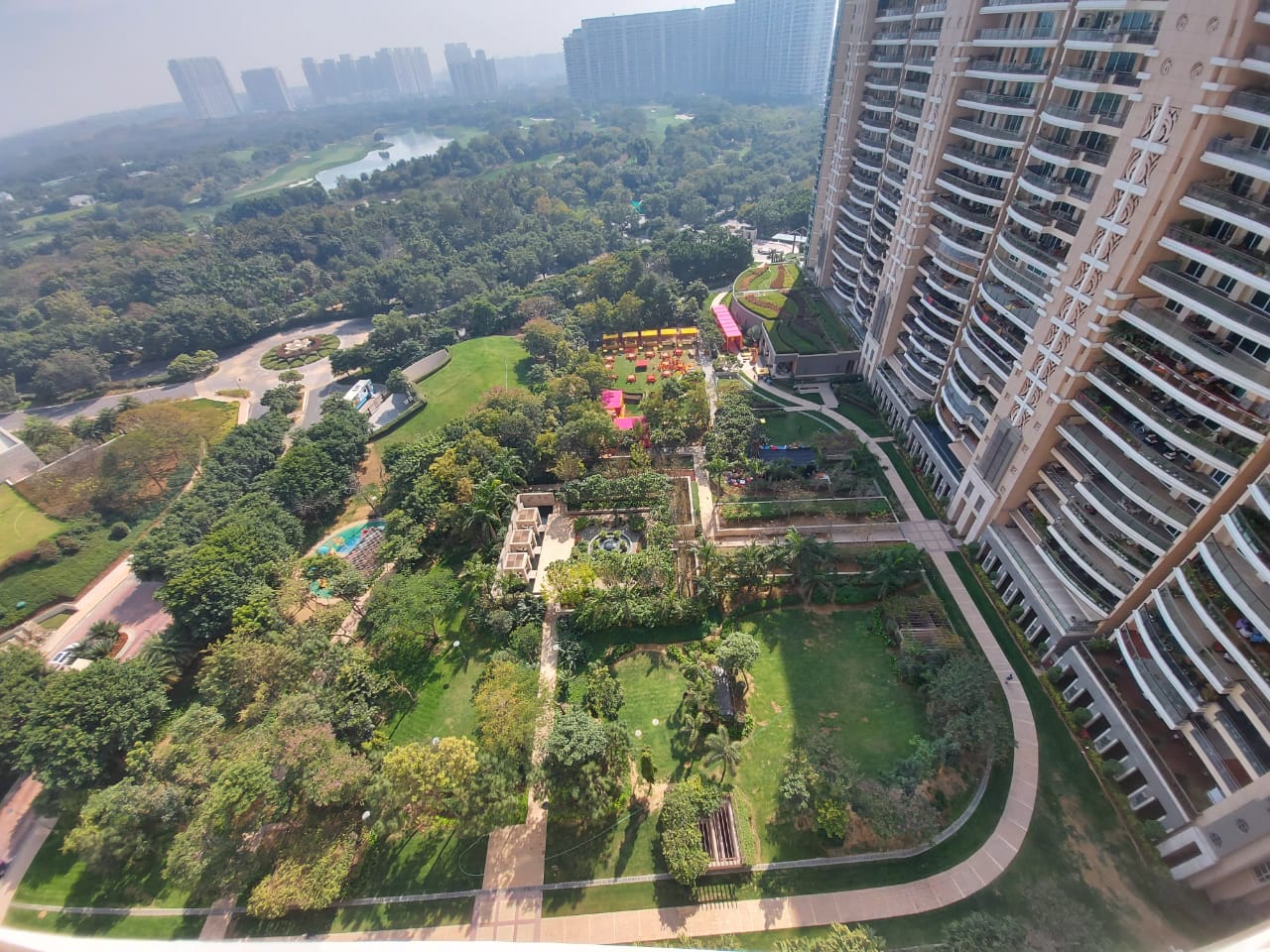 DLF Magnolias on Lease Fully Furnished Apartment Gurgaon Real Estate
