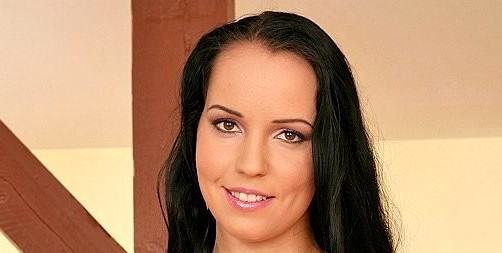 Laura Lion Biography/Wiki, Age, Height, Career, Photos & More