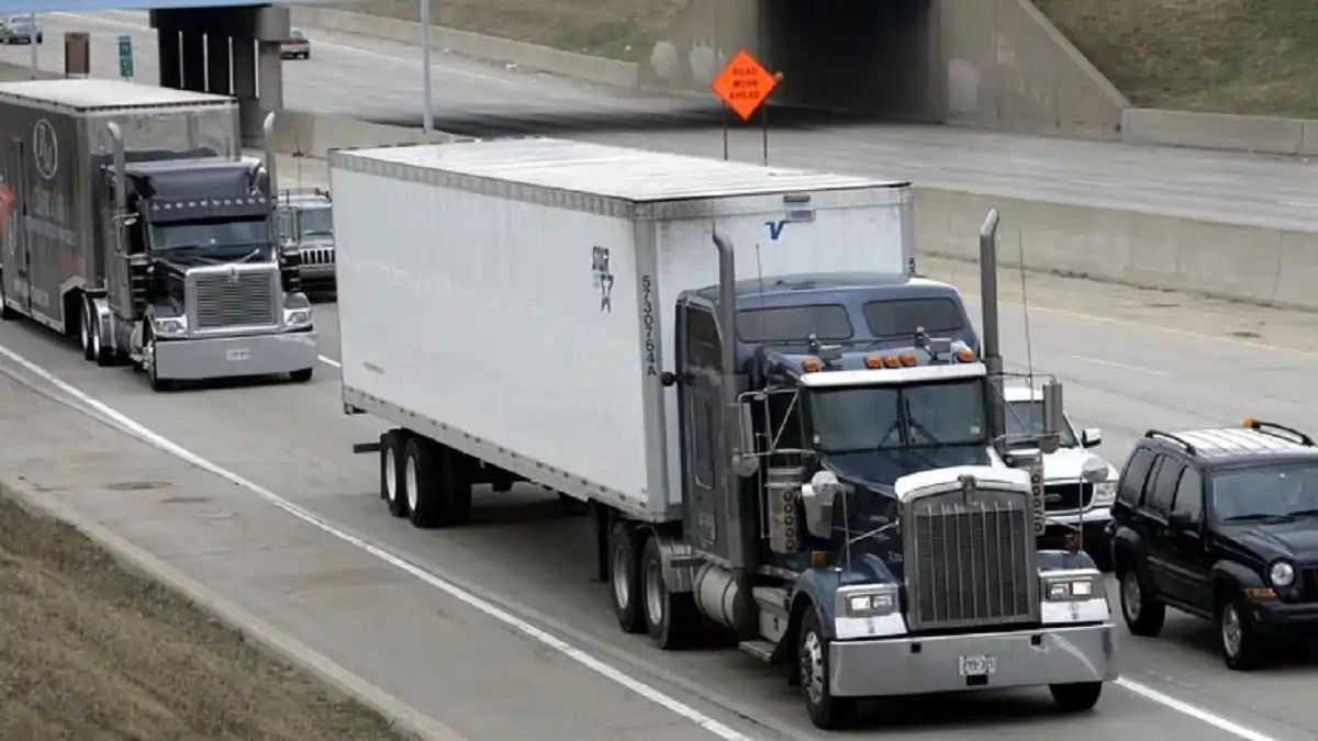How Much Money Does A Truck Driver Make In Texas? Here's What The