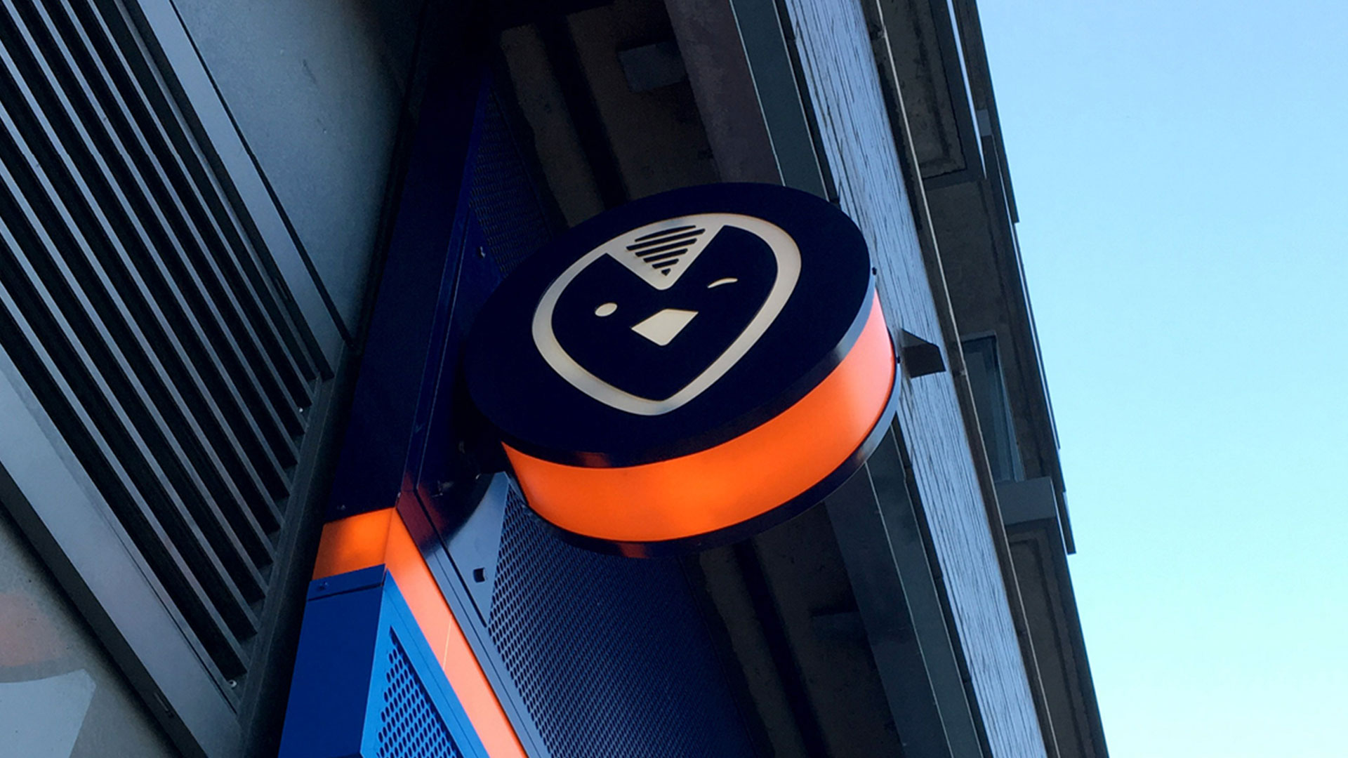 Penguin PickUp Glossy