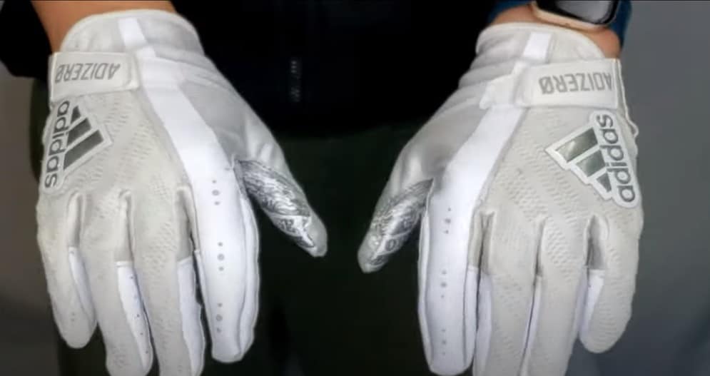 How To Clean Football Gloves Gloveszone