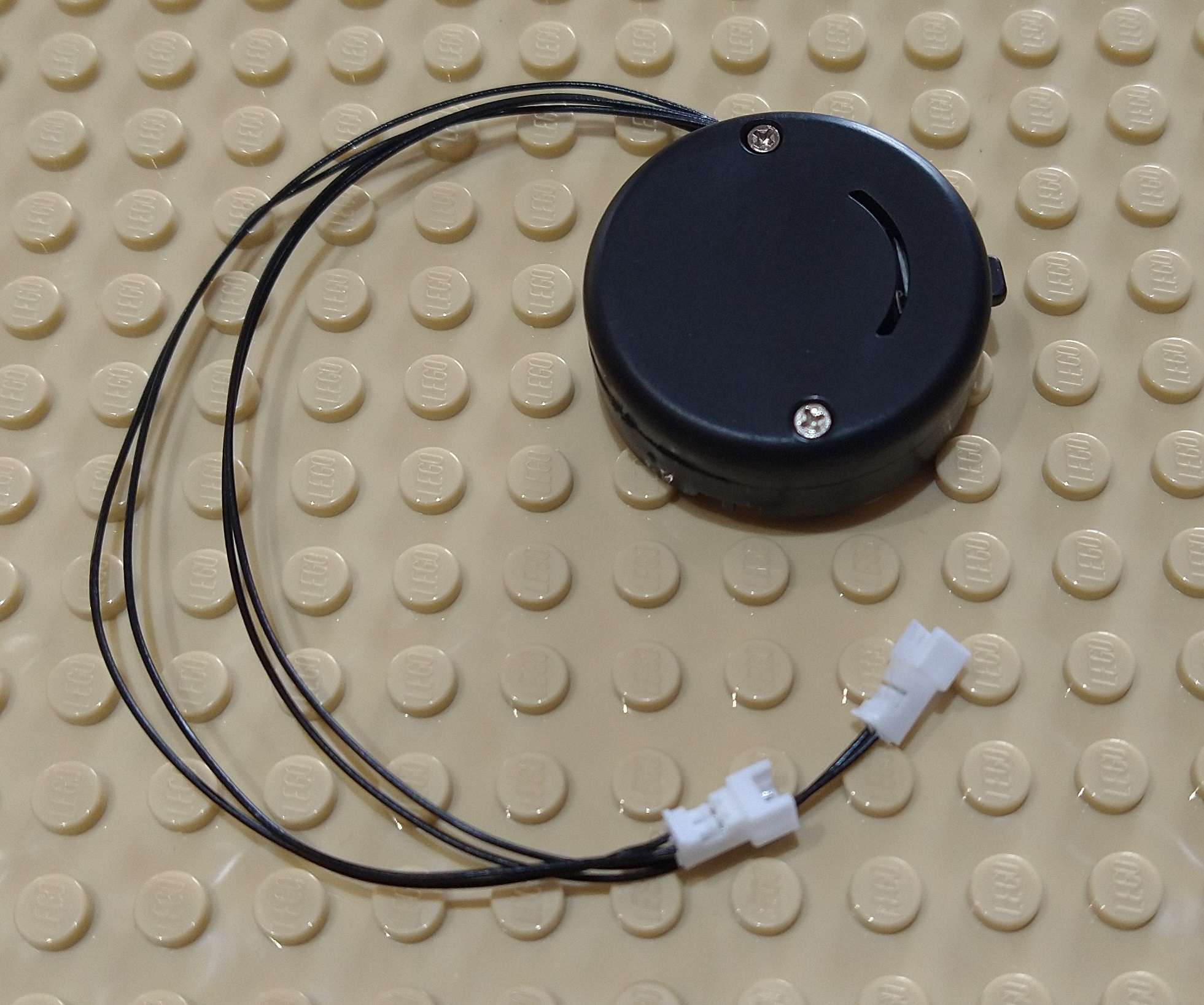 Cr2032 Battery Box with 2 leads Glow Bricks