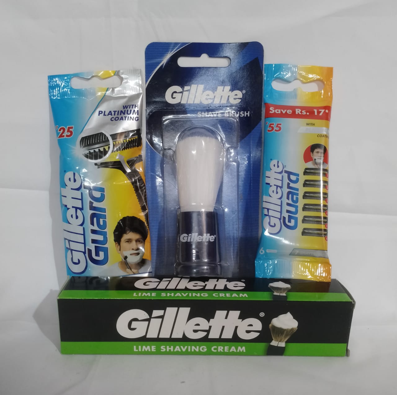 Gillette Guard Shaving Combo for Men 4 in 1 Glow Shines