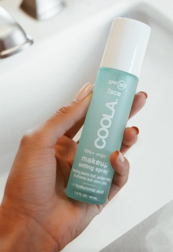 How to Use Makeup Setting Spray Glowsly