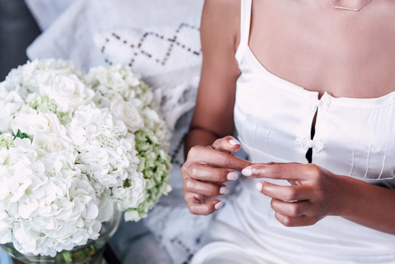 How to Use Cuticle Oil? Benefits & Tips Glowsly