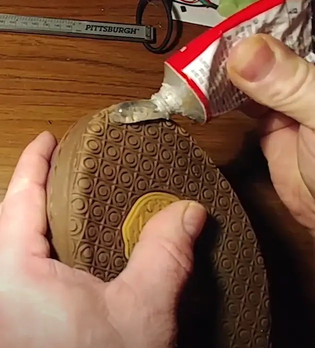 Does Shoe Goo Work on Leather, Fabric & Plastic?