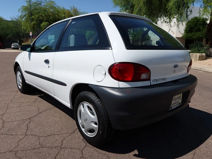 Mint 400-Mile 2000 Chevy Metro Needs A New Home