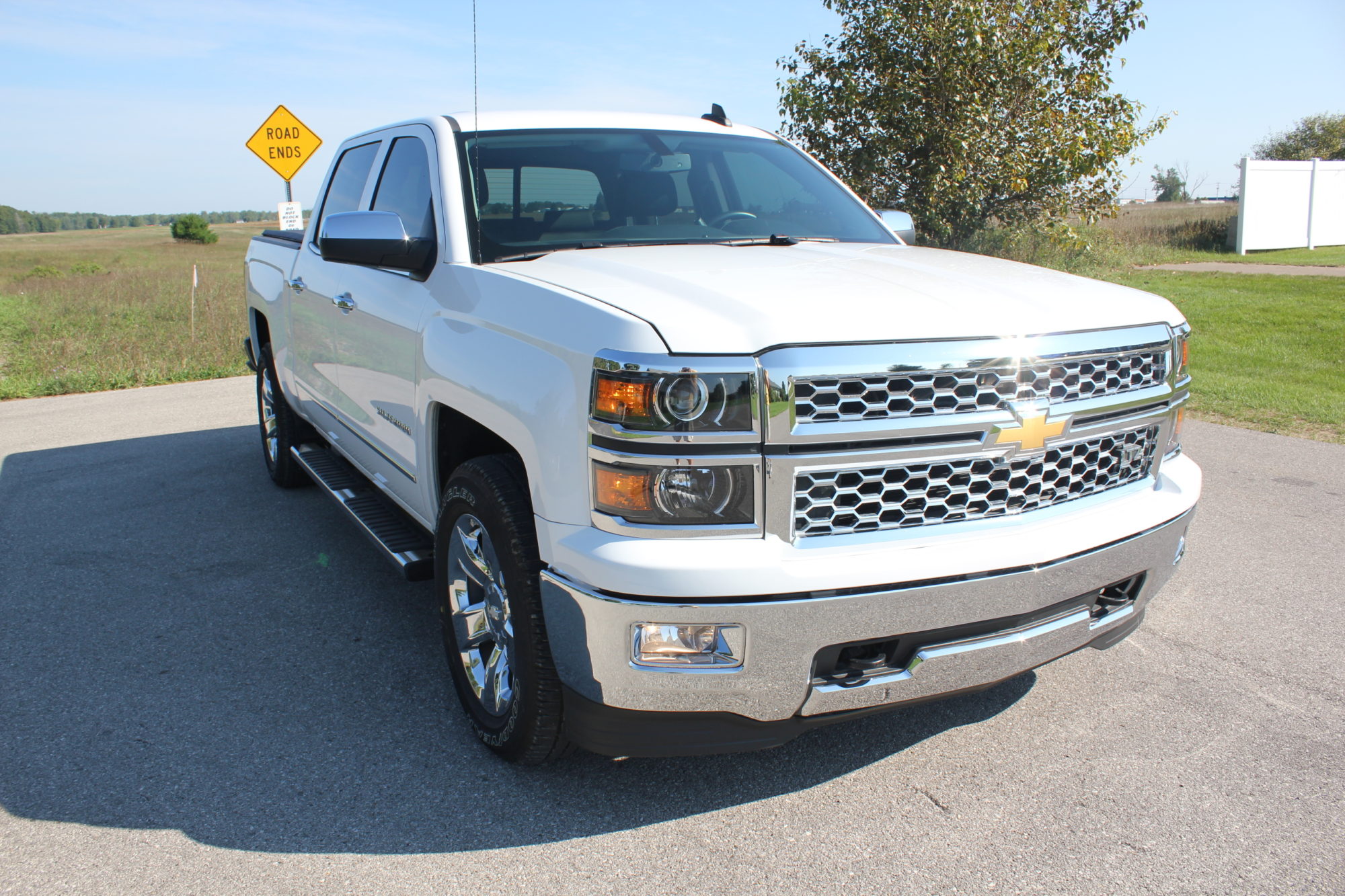 2015 CHEVROLET SILVERADO LTZ 27K FULL CREW CAB MILES SUPER CLEAN!!! Ready To Go Autos