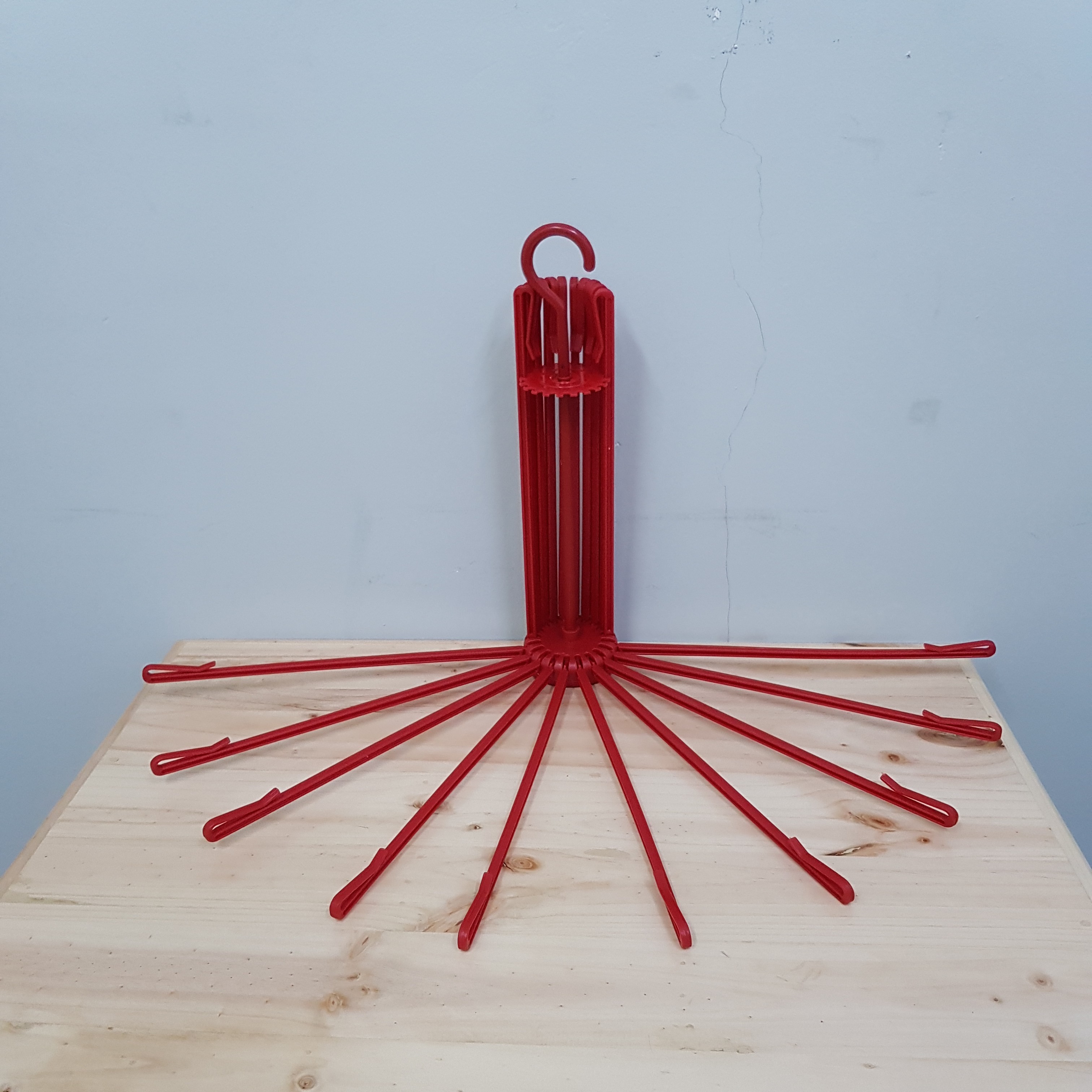 Folding Hanger 20 Stick Apollo PLASTICWARE