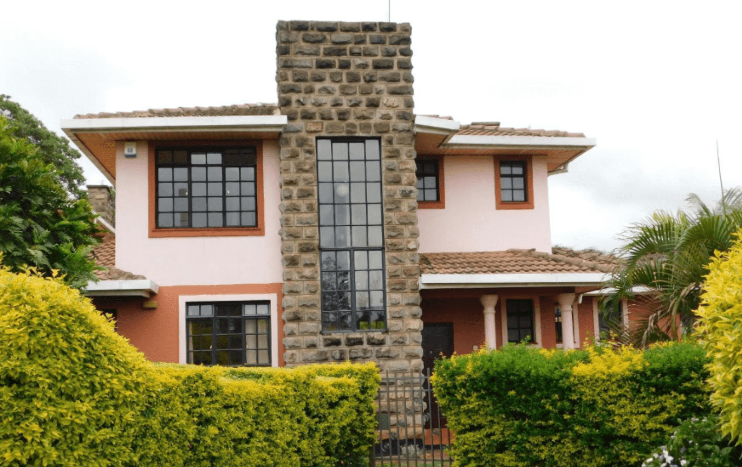 Fourways Junction, for rent. 4 bedroom plus DSQ Villa GNA Real Estate