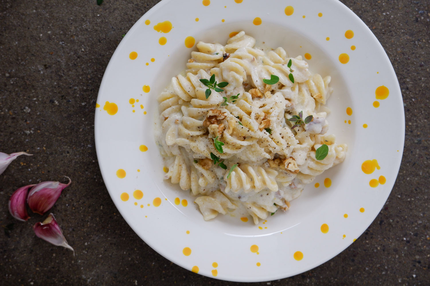 Pasta con pesto di ricotta e noci