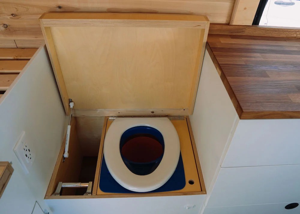 Salle de bain pour van douche et toilettes • GoVan